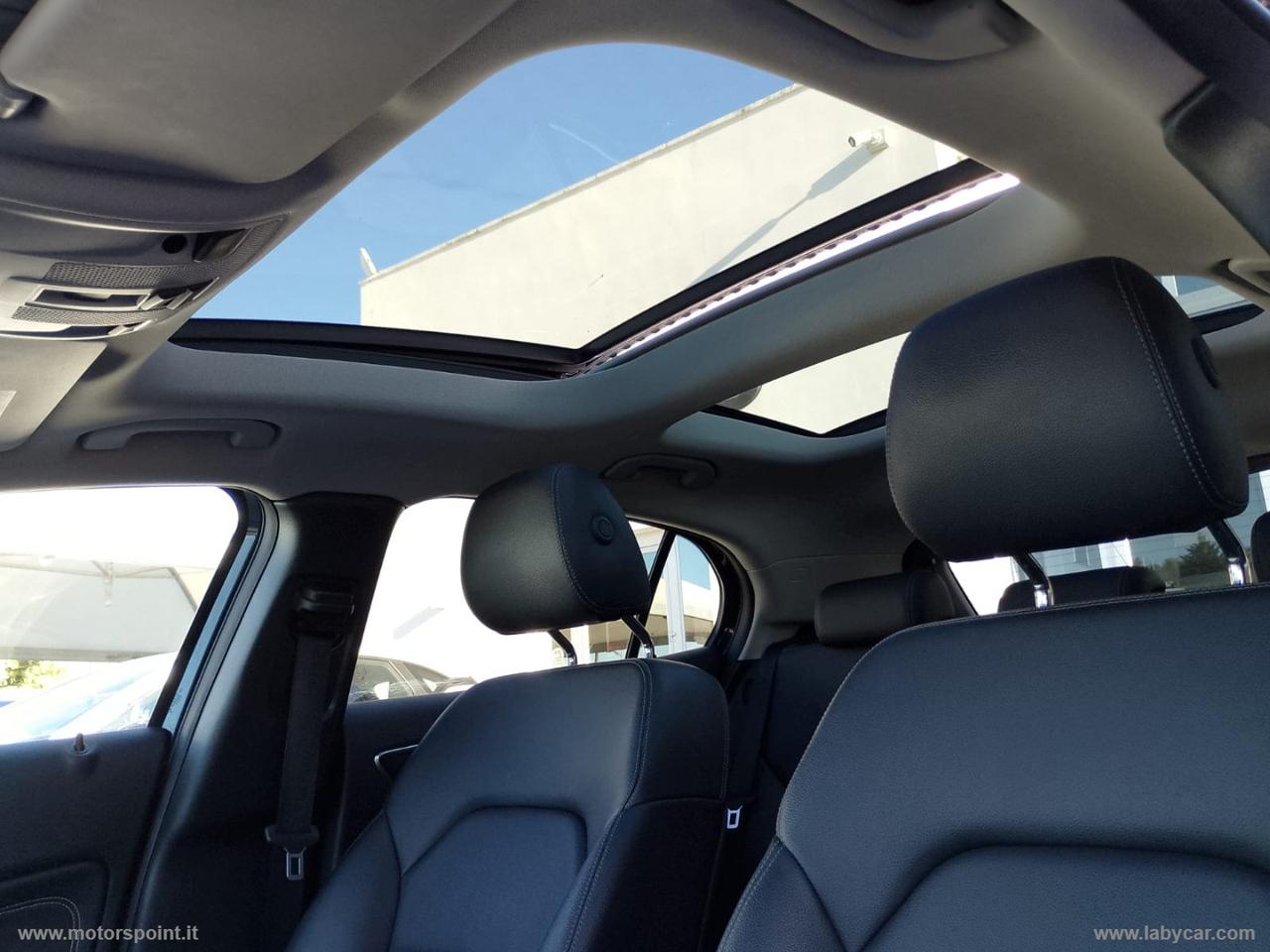 MERCEDES-BENZ GLA 180 d Automatic Sport *TETTO *PELLE