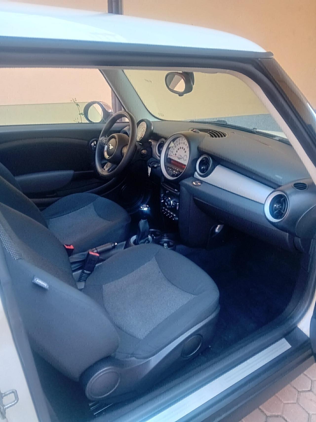 Mini One D - APERTI AD AGOSTO
