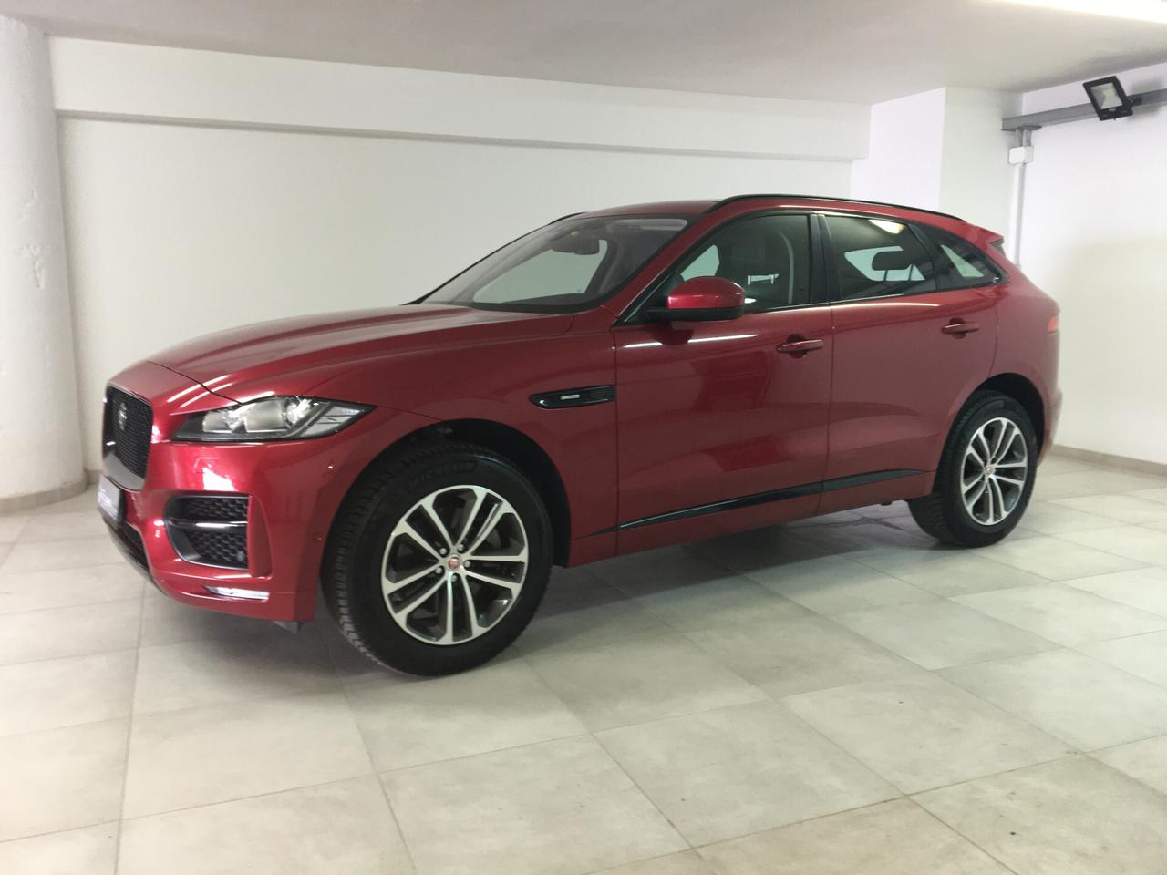 Jaguar F-Pace 3.0 D V6 300 CV AWD aut. R-Sport