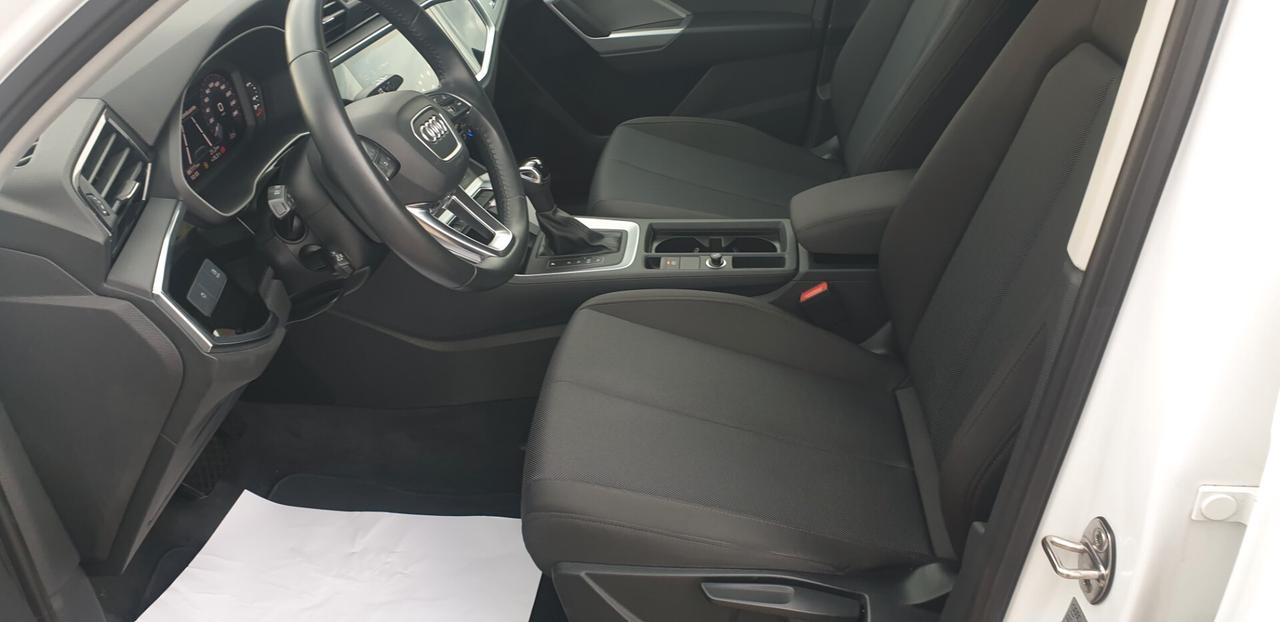 Audi Q3 1.5 TFSI 150 CV Business
