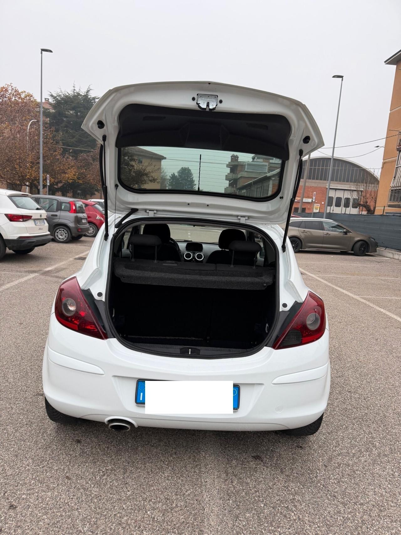 Opel Corsa 1.3 cdti - NEOPATENTATI - 12 MESI DI GARANZIA -