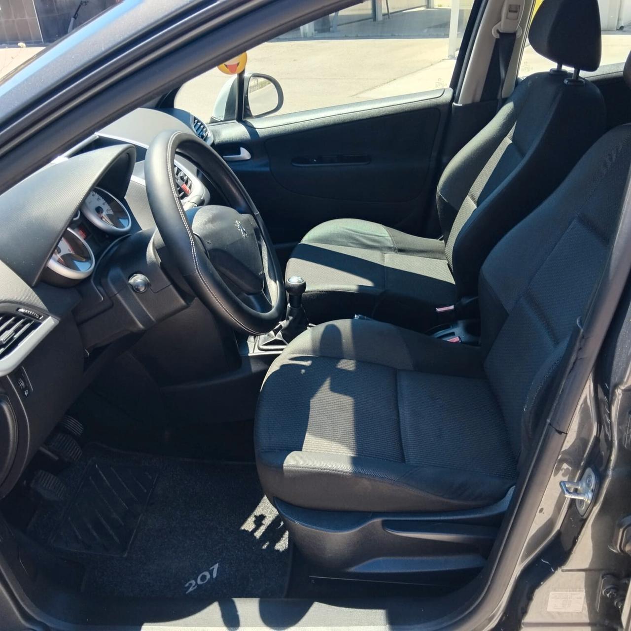 Peugeot 207 1.4 HDi 70CV 5p. XS