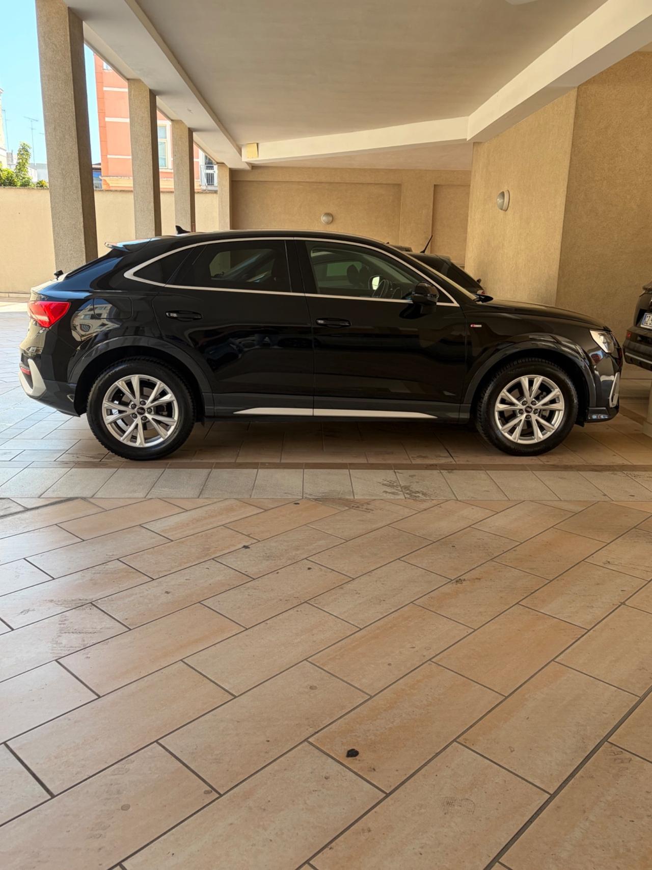 Audi Q3 35 TFSI S tronic line edition