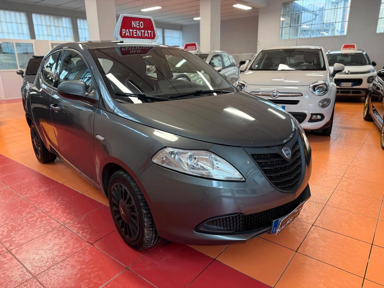 Lancia Ypsilon 1.2 69 CV 5 porte Gold