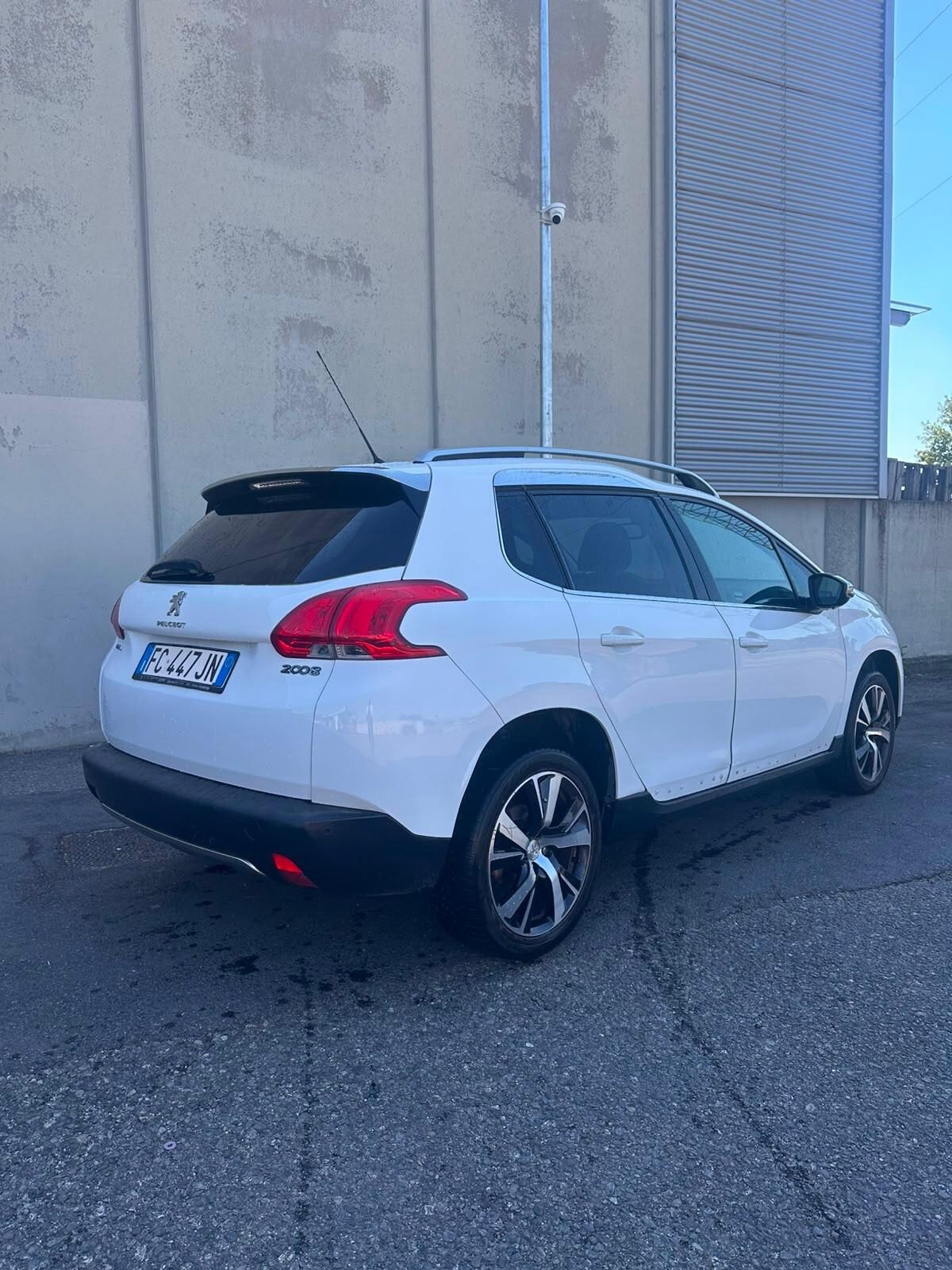 Peugeot 2008 PureTech Turbo 110 S&S Allure