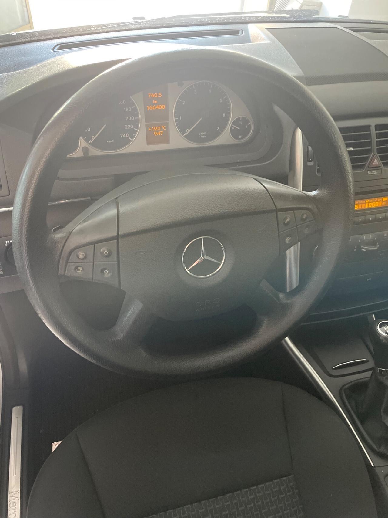 MERCEDES CLASSE B 180 116 CV "OK NEOPATENTATI"