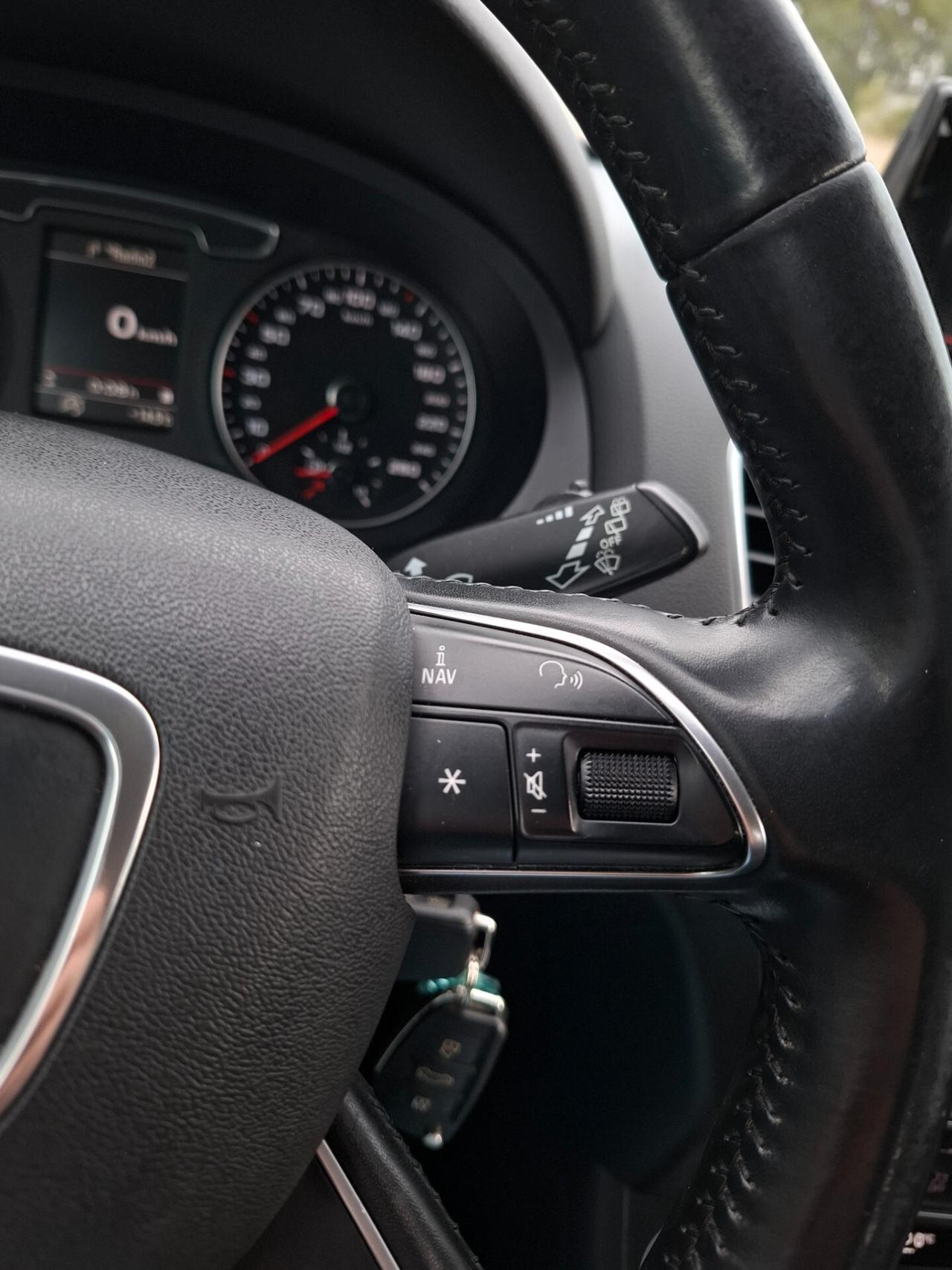 Audi Q3 S-LINE 2.0 TDI 150cv *LED-NAVY*RADAR-