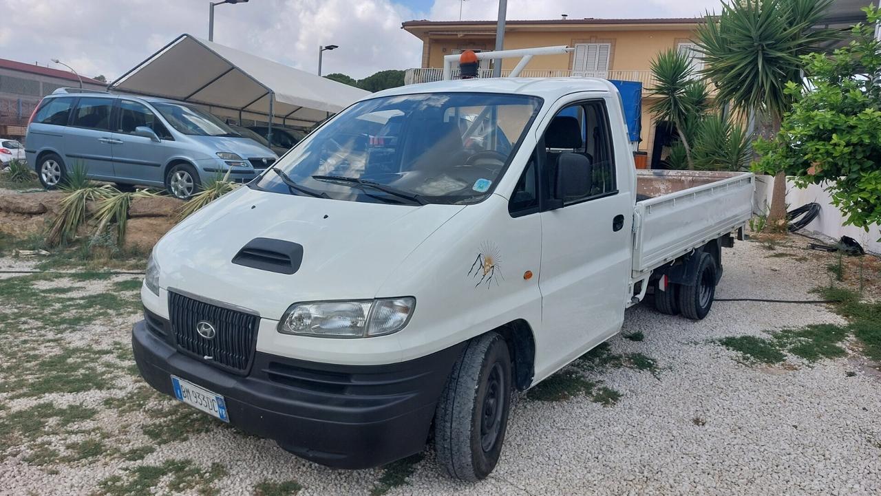 Hyundai H-1 2.5 TDI Autocarro cassonato