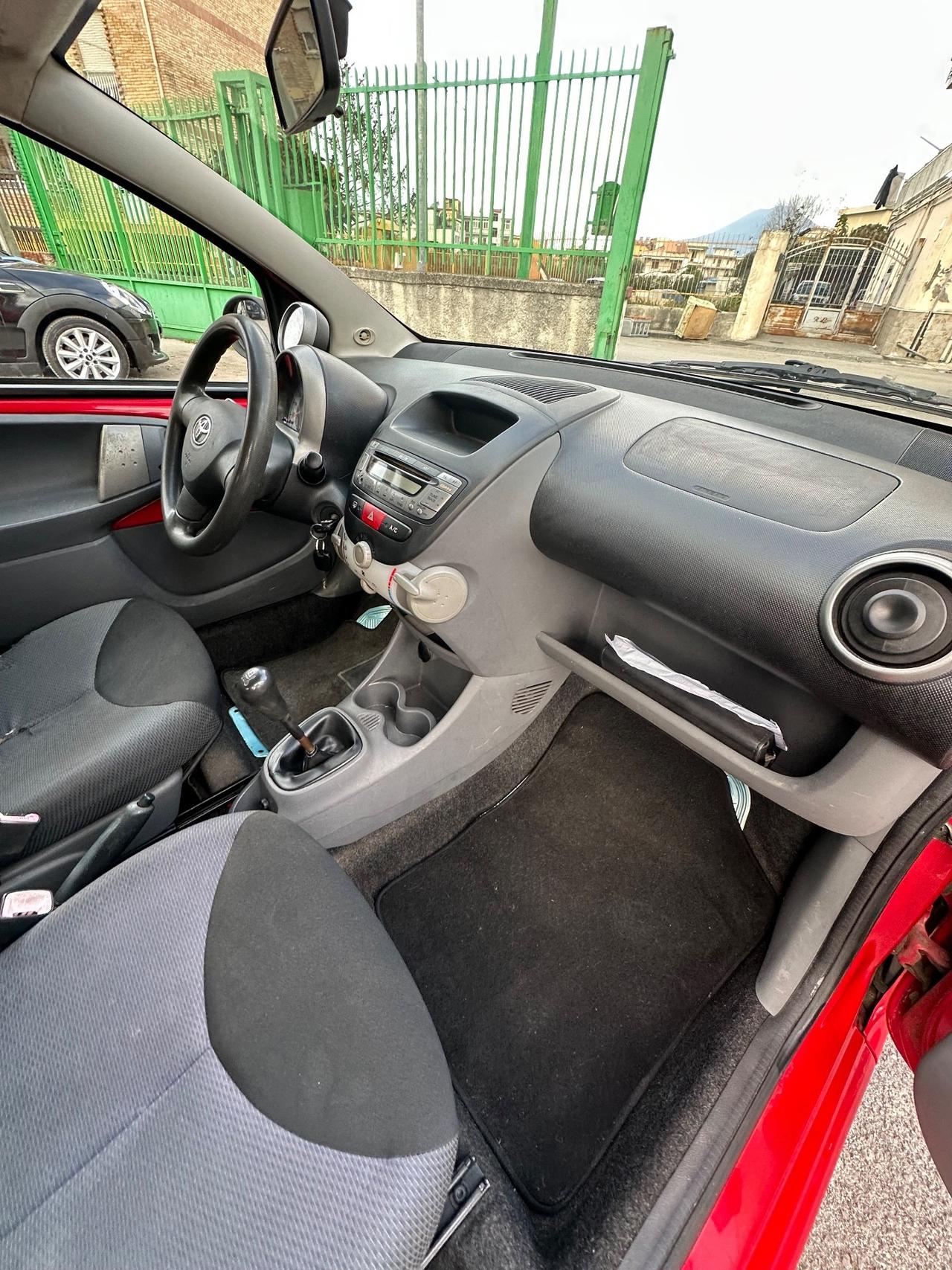 Toyota Aygo 1.0 12V VVT-i 5 porte Sol