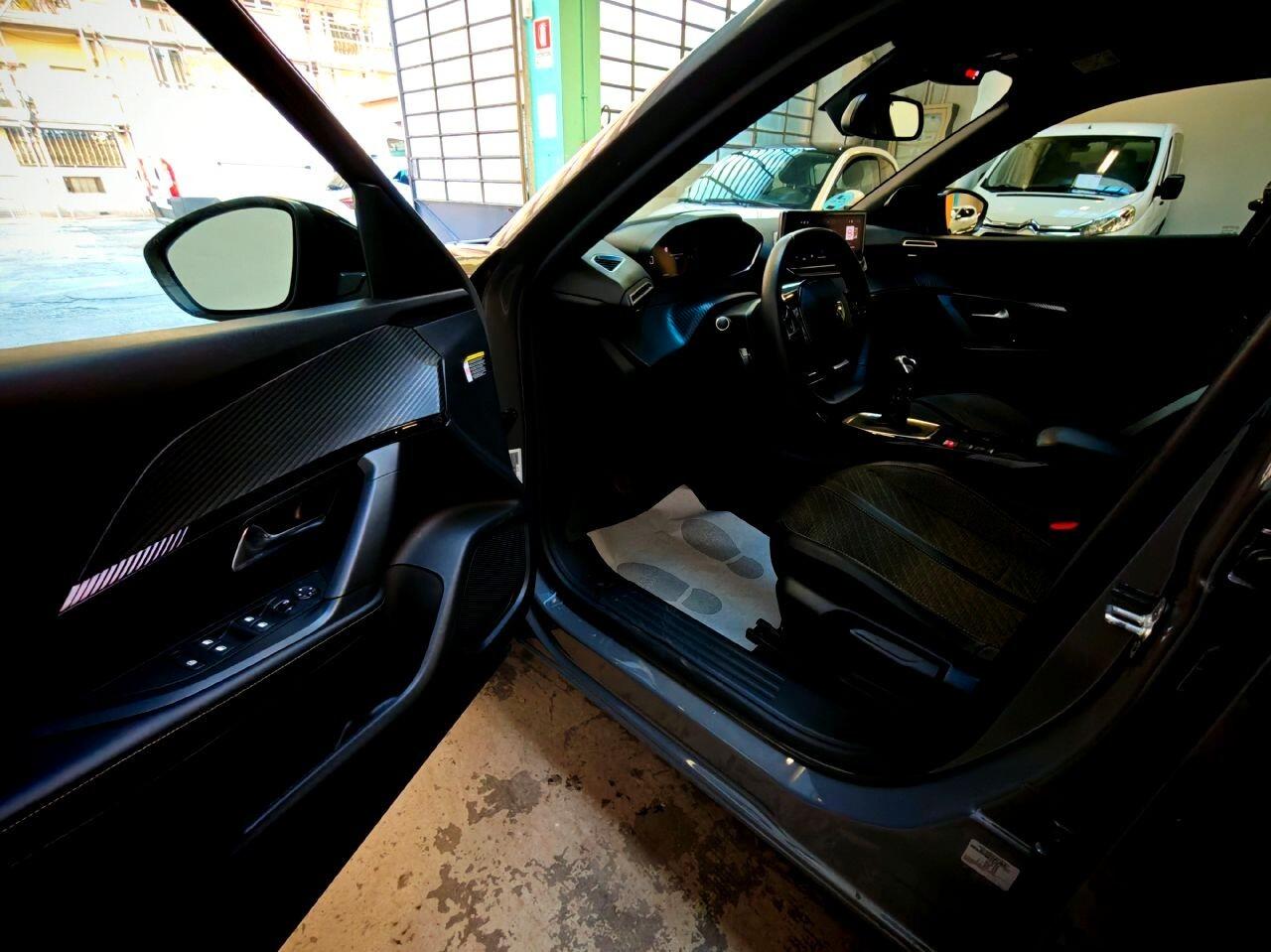 Peugeot 2008 Allure 1.2 Pack Navi