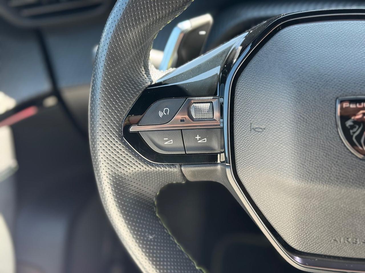 Peugeot 2008 GT 1.5 Blue HDI 130 #10379