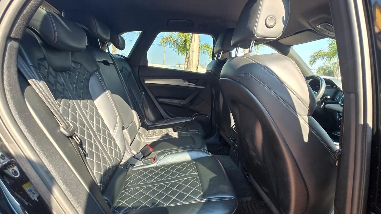 Audi Q5 40 2.0 tdi 204CV mhev 12V S line Quattro S-Tronic