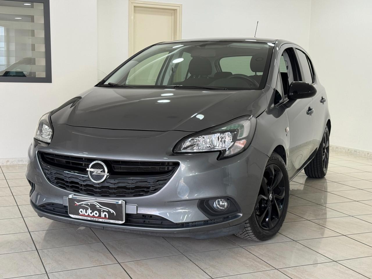 Opel Corsa 1.4 75cv 5 porte Black Edition