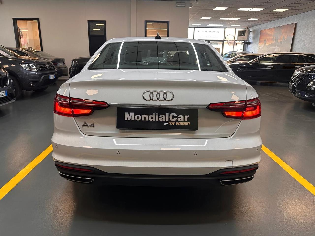 Audi A4 40 2.0 tfsi mhev Business 204cv s-tronic