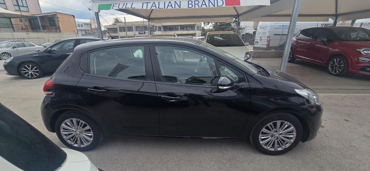 Peugeot 208 PureTech 82 5 porte Allure