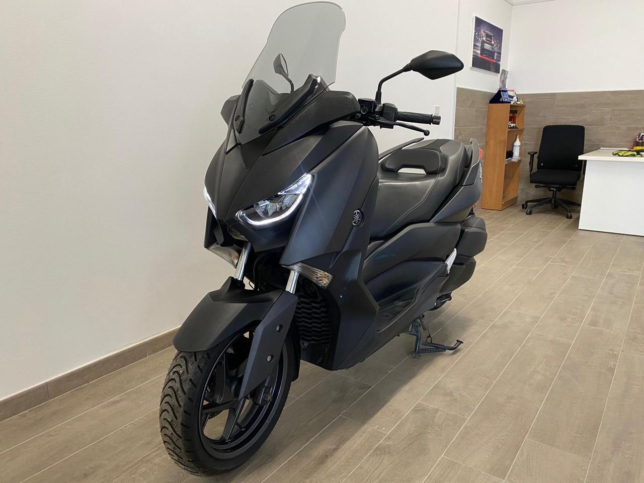 YAMAHA X-MAX 300 TECH MAX