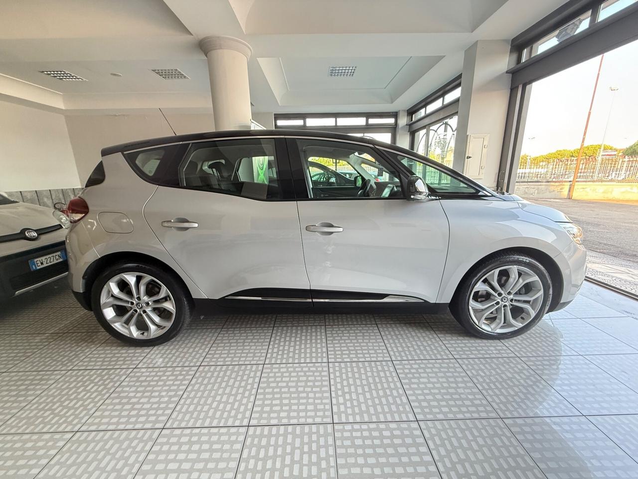 Renault Scenic Scénic dCi 8V 110 CV EDC Energy Sport Edition2