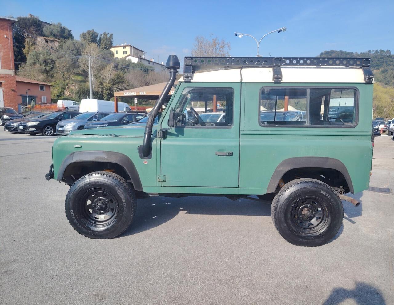 Land Rover Defender 9.0 2.5 Td5 -AUTOCARRO