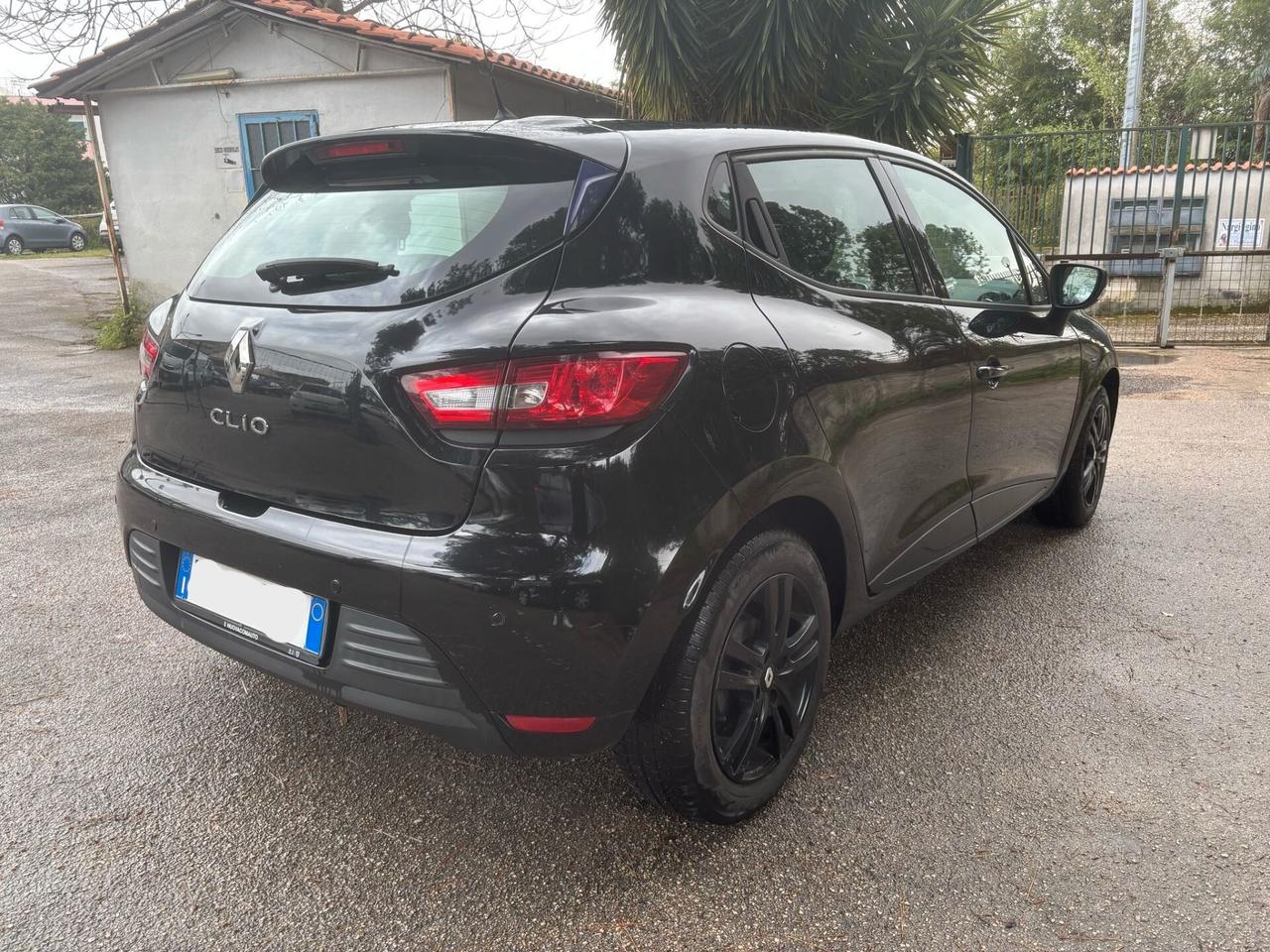 RENAULT CLIO 1.2 Intense - 2017