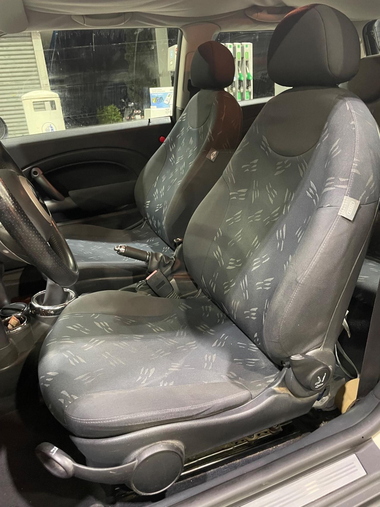 MINI COOPER ONE 1.4 DISEL 135.000 KM NEOPATENTATI 2006.