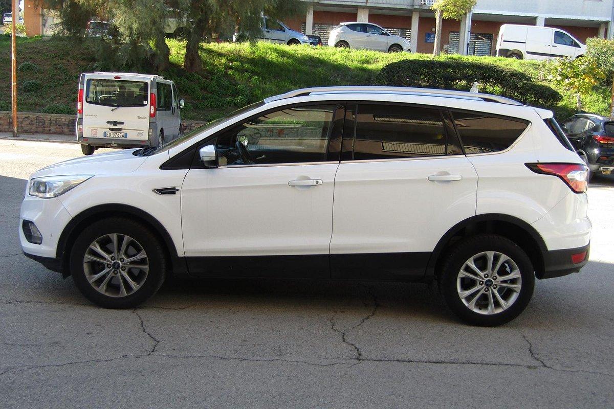 FORD Kuga 1.5 TDCI 120 CV S&S 2WD Powershift Titanium