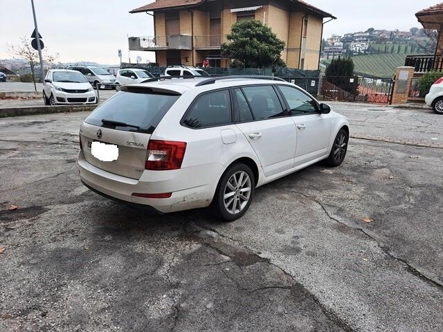 Skoda Octavia 2.0 TDI CR 4x4 Wagon Style