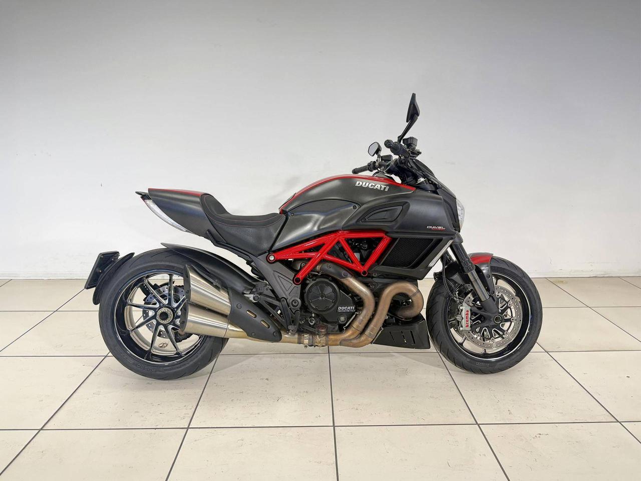 DUCATI Diavel 1199 Dark