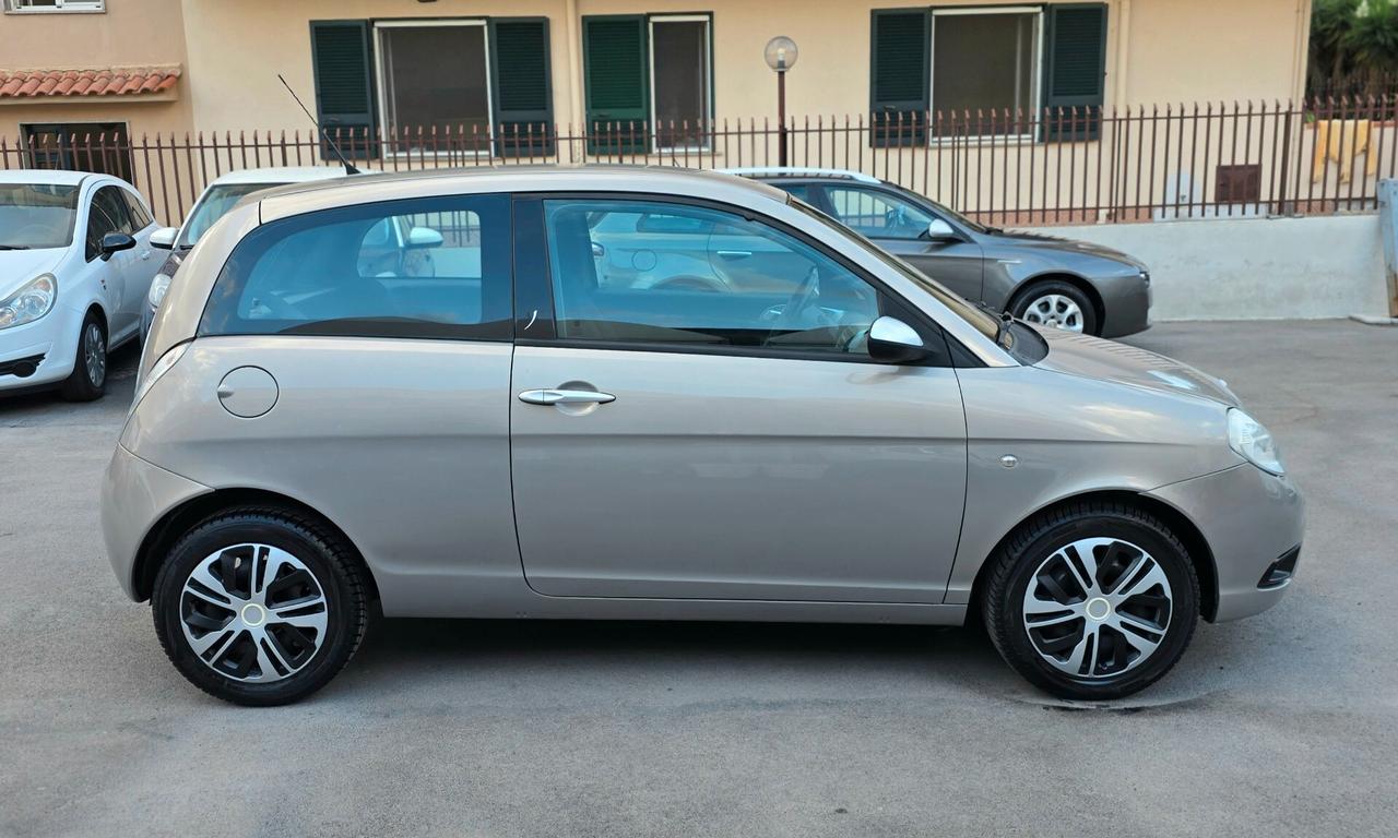 Lancia Ypsilon 1.2 Argento