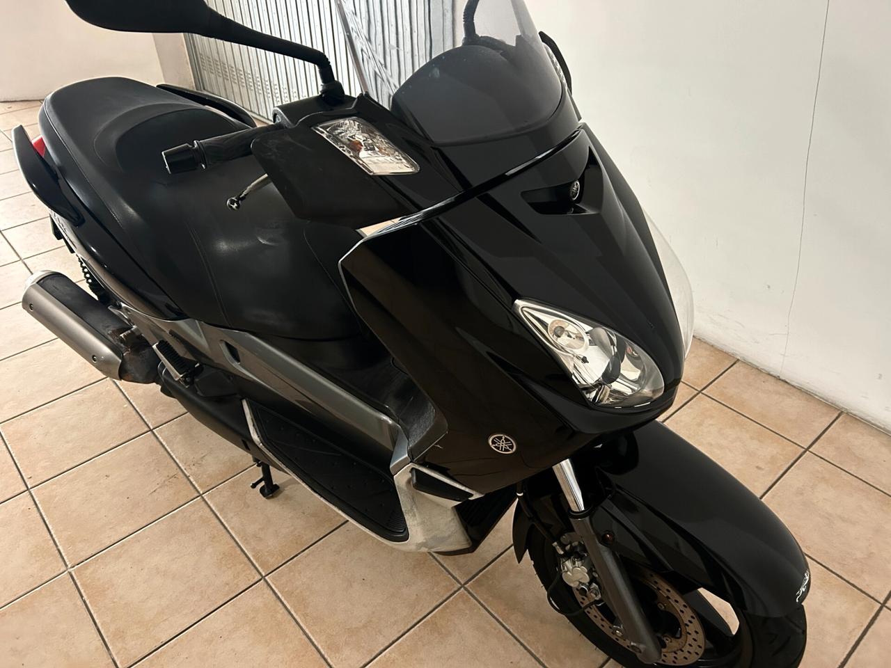 Yamaha X-Max 250