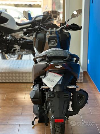 SYM ADX300 tua a soli 52 euro al mese