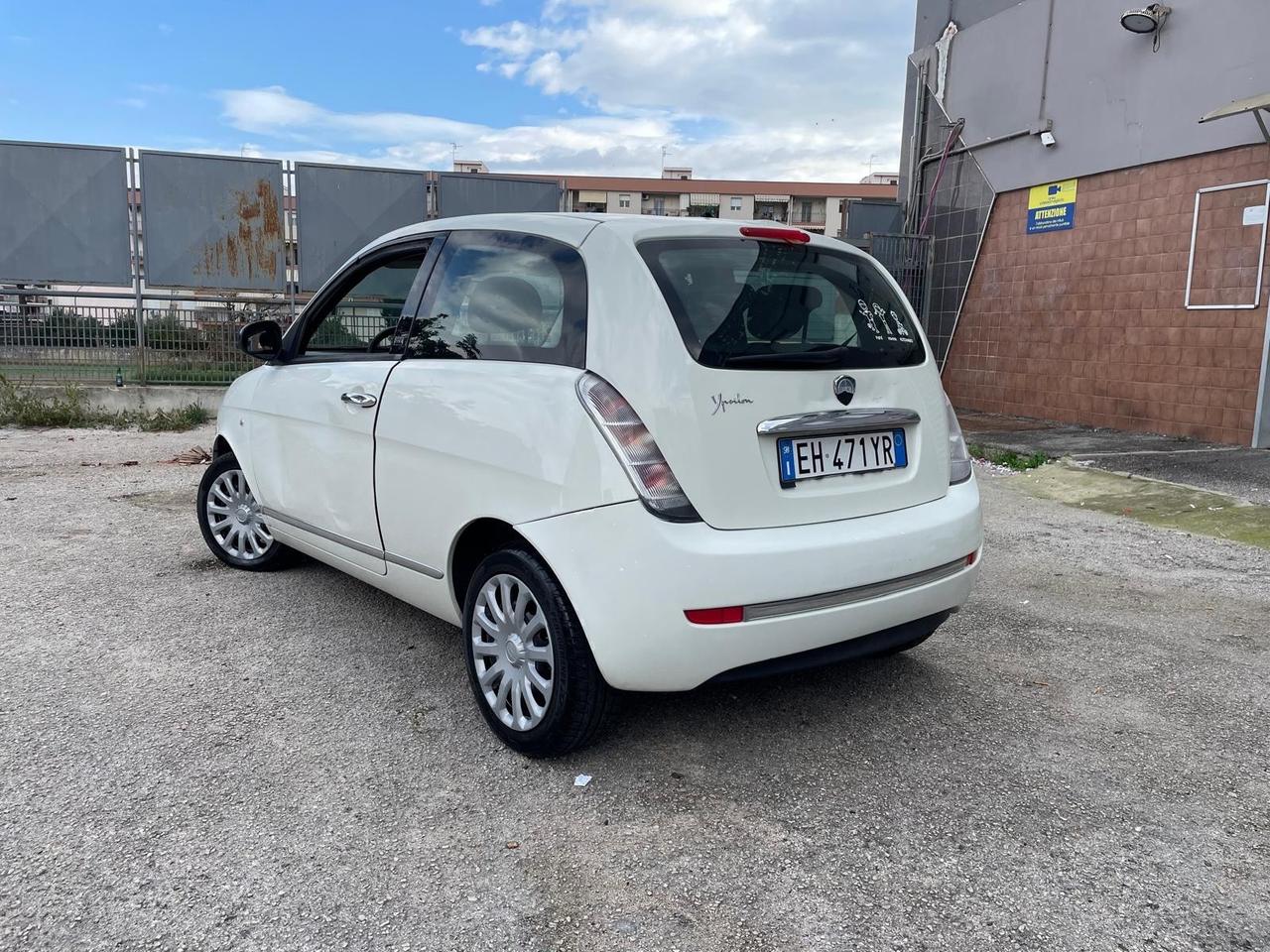Lancia Ypsilon Restayling 1.2Benz Full Unyca Solo 140milaKM
