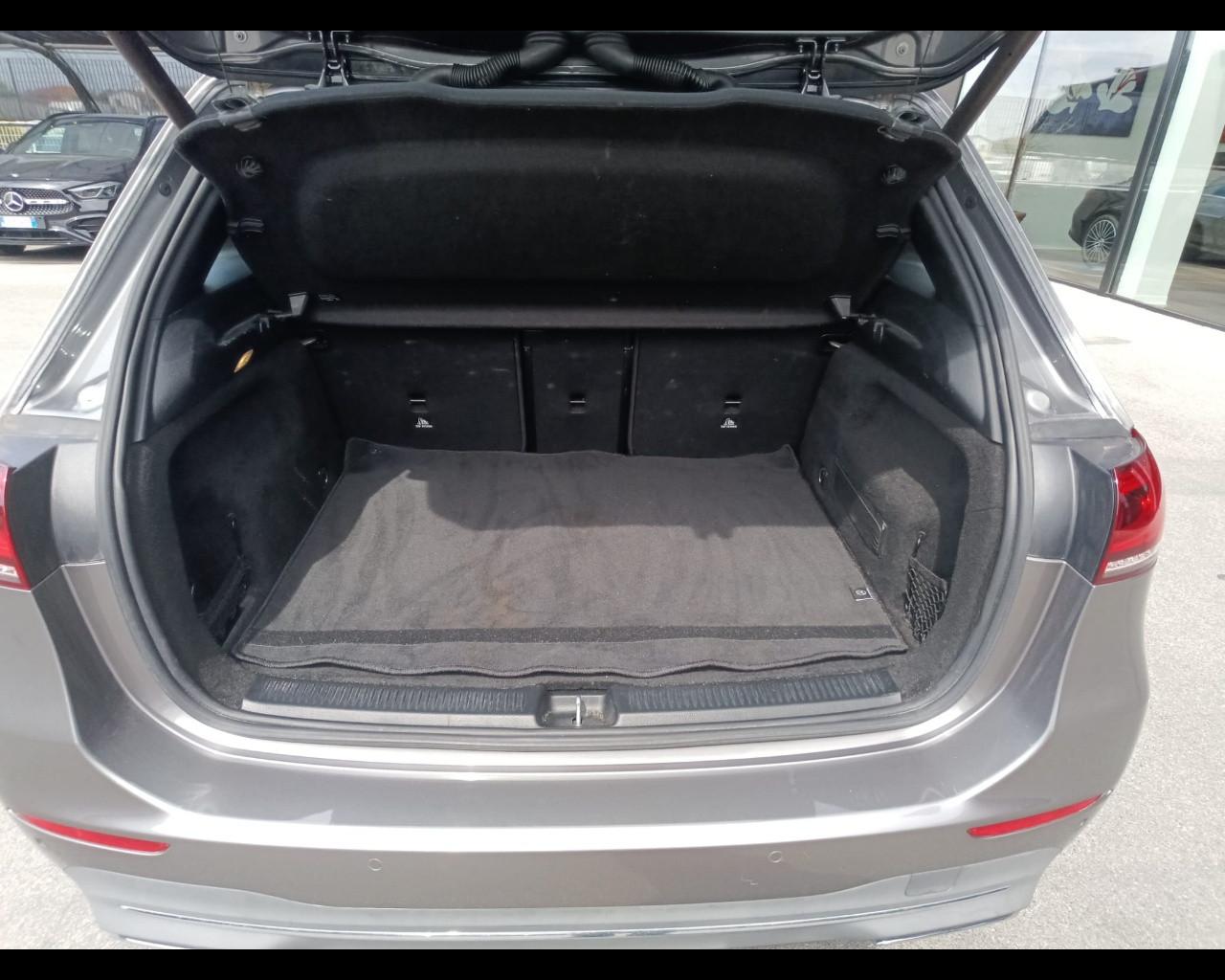 Mercedes-Benz Classe B - W247 2018 - B 180 d Sport Plus auto