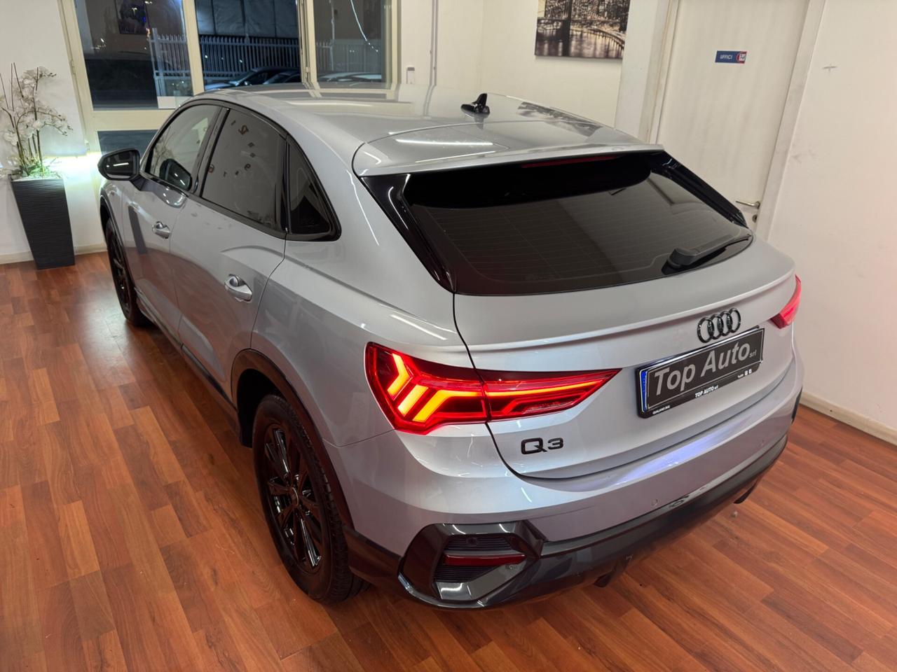 AUDI Q3 SPB 35 TDI S TRONIC IDENTITY BLACK - MY21