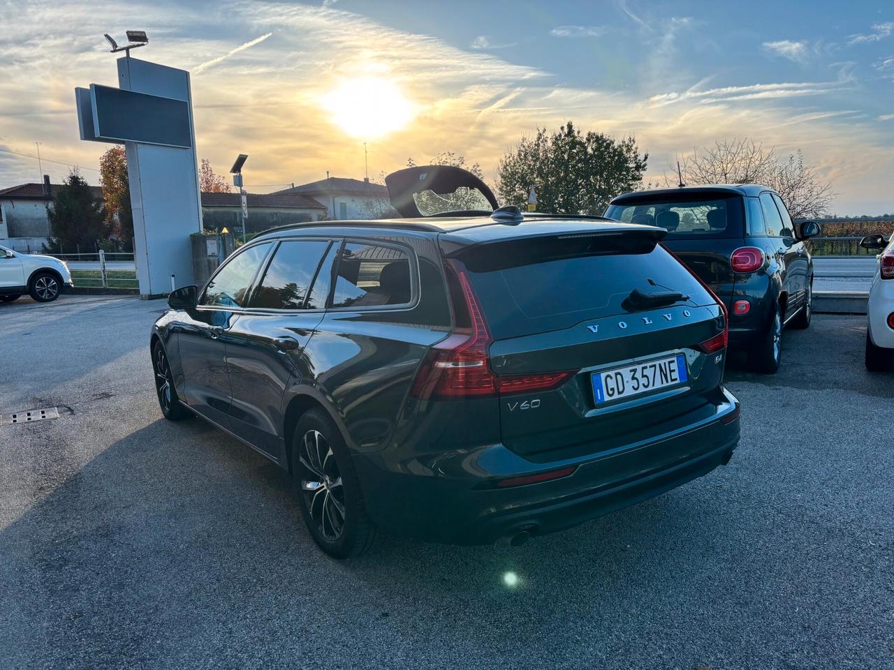 Volvo V60 B4 2.0 Ibrida Cambio Automatico