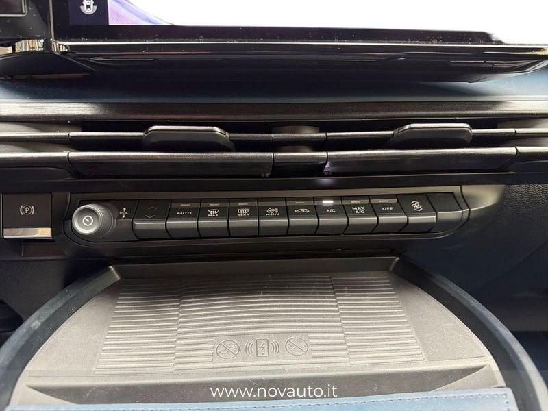 Lancia Ypsilon Ibrida Ibrida Edizione Limitata Cassina e-DCT