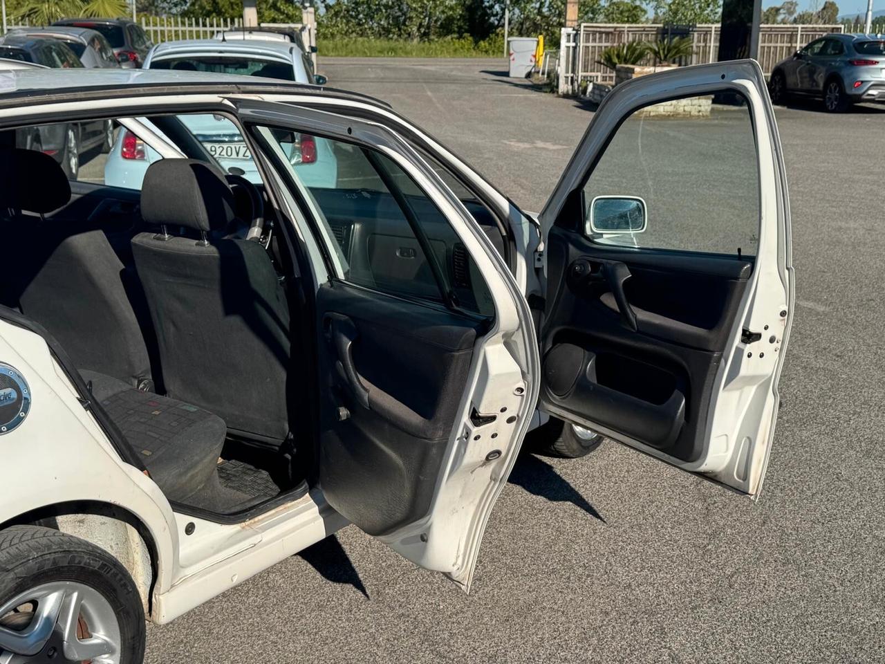 Volkswagen Polo 1.0 benzina 50cv 5P 1998