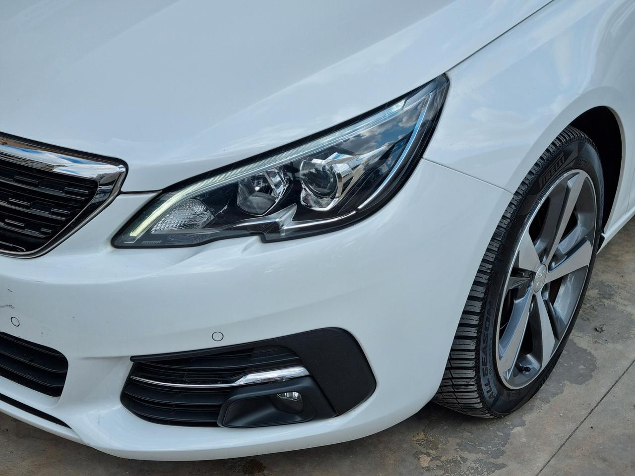 Peugeot 308 BlueHDi 120cv S&S Allure