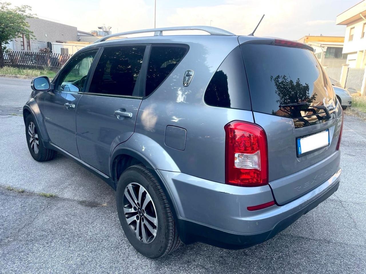 Ssangyong Rexton W 2.0 Xdi 4WD A/T Classy 7 posti2013