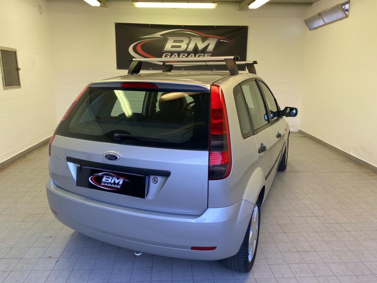 Ford Fiesta 1.4 16V 5p. Ghia
