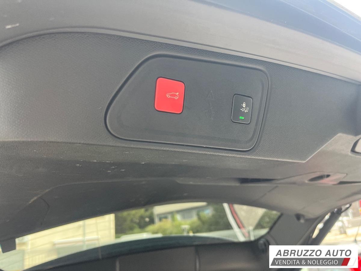 PEUGEOT 3008 Hybrid 225 e-EAT8 Allure VENDUTA