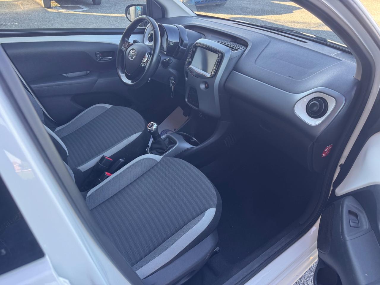 Toyota Aygo 1.0 72 CV 5 porte x-play