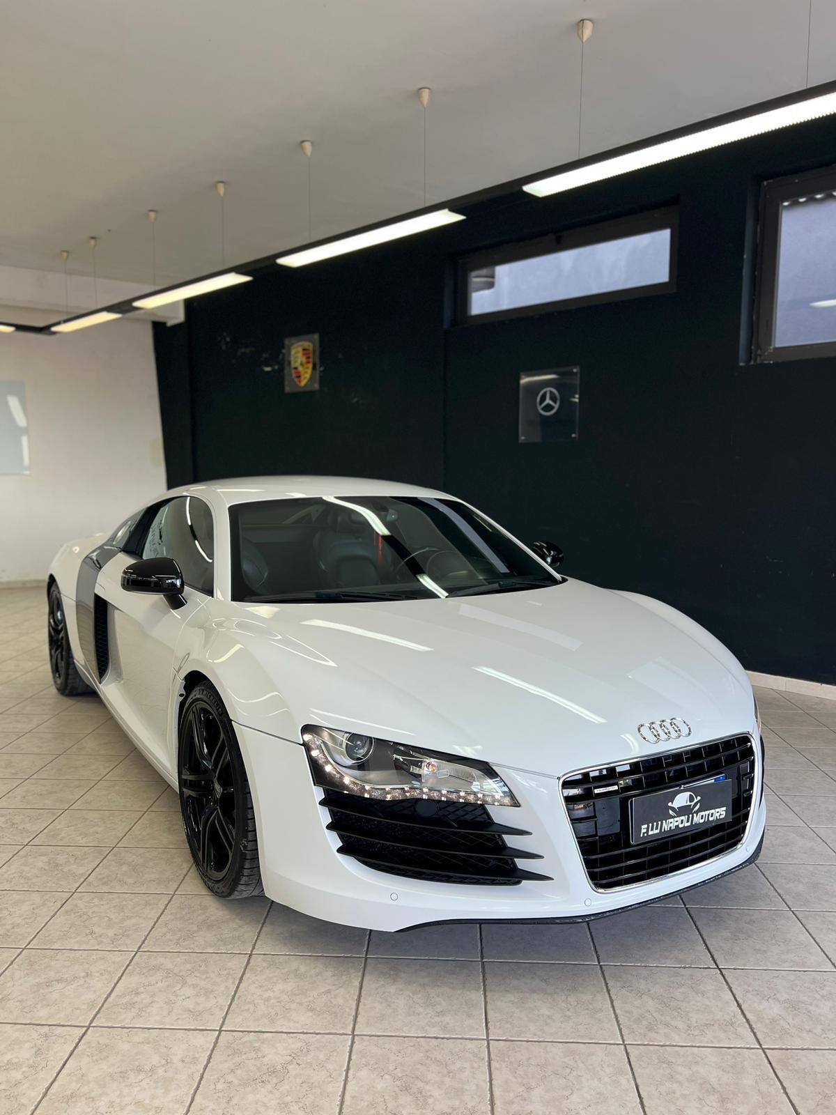 Audi R8 4.2 V8 FSI quattro R tronic