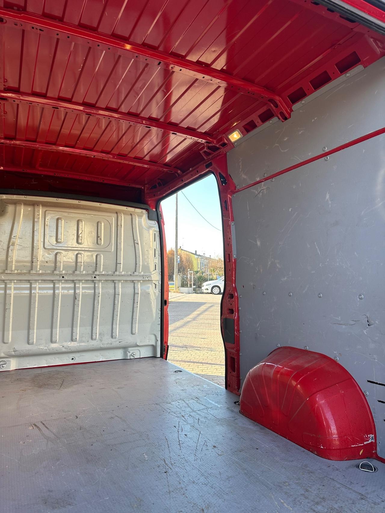 Peugeot Boxer 335 2.2 BlueHDi 140 S&S PC-TM Furgone