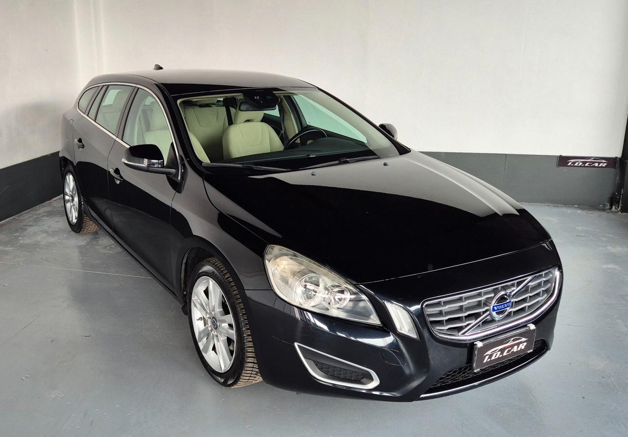 Volvo V60 D2 1.6 Powershift Summum