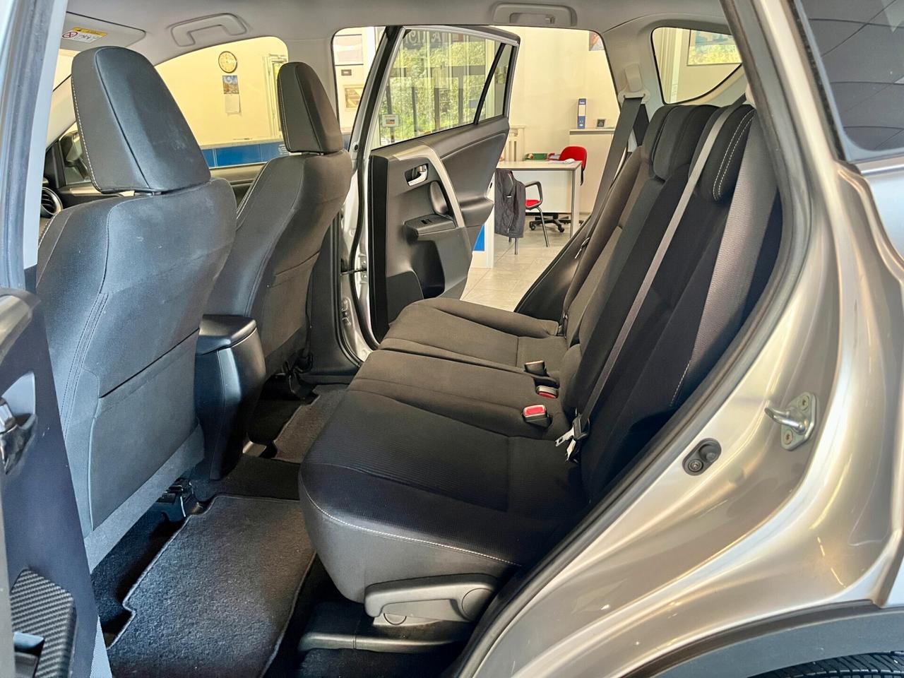 Toyota RAV 4 RAV4 2.2 D-CAT 4X4 CAMBIO AUTOMATICO Lounge