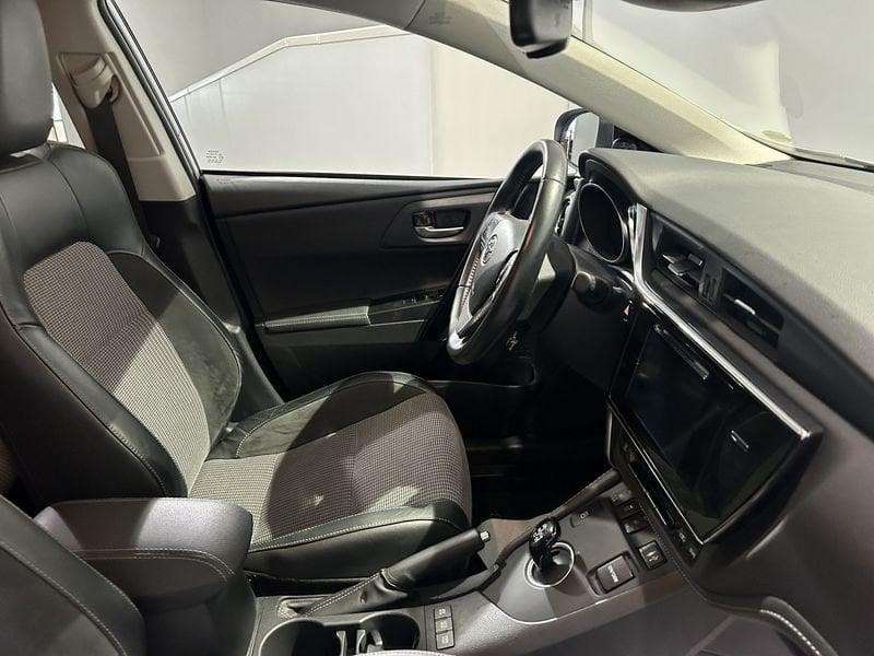 Toyota Auris 1.8 Hybrid Lounge