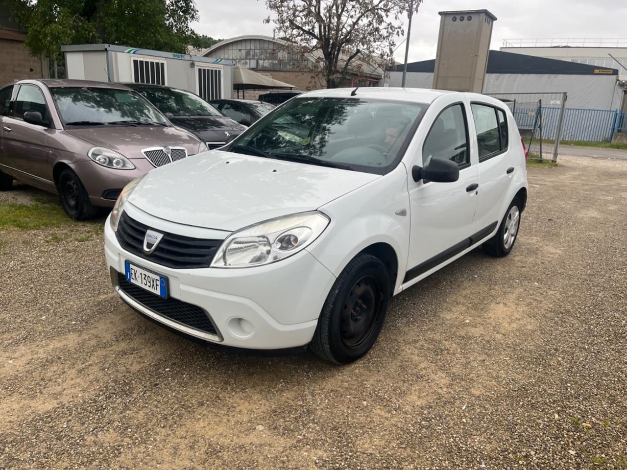 Dacia Sandero 1.2 16V Lauréate 2011 121.000 KM