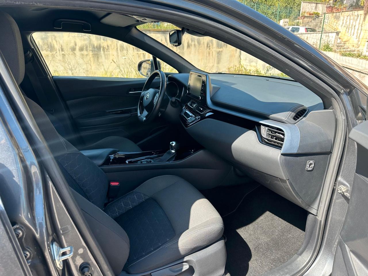Toyota C-HR 2.0 Hybrid E-CVT Morebusiness