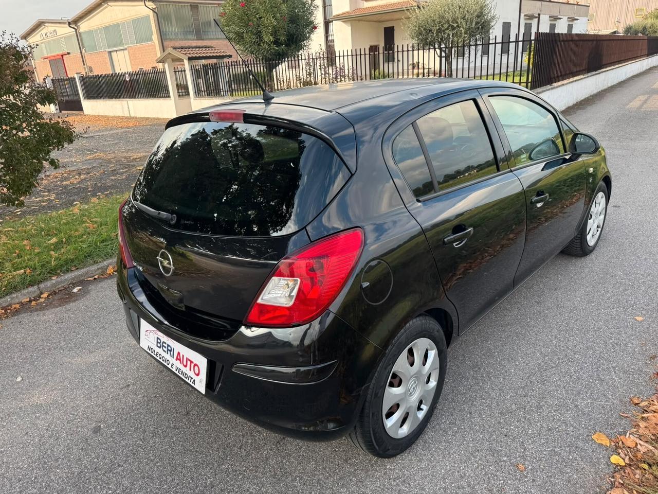 Opel Corsa adatta neopatentati