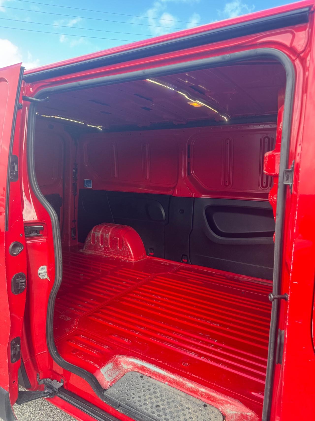 Renault Trafic 1.6 120CV Passo Lungo